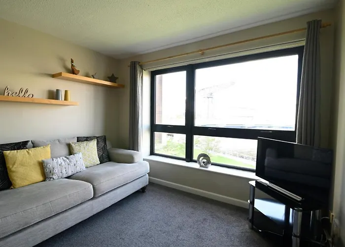 Sec/ Hydro Two Bed Flat With Free Parking And Great View
