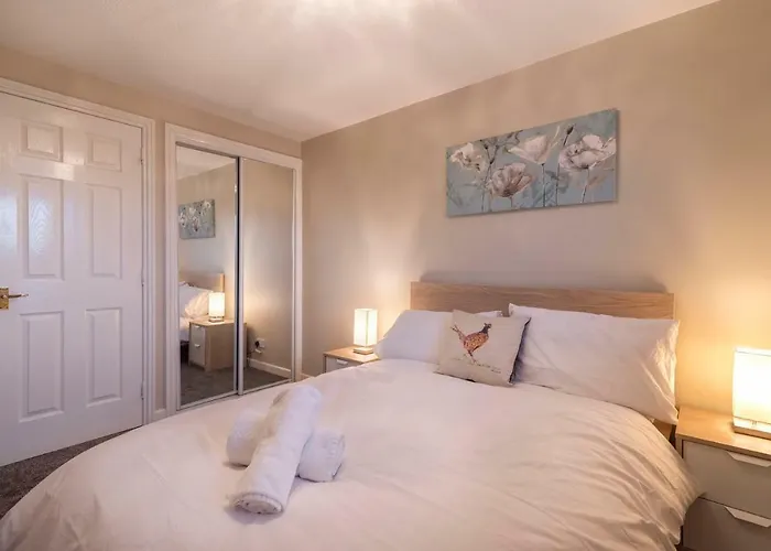Sec/ Hydro Two Bed Flat With Free Parking And Great View